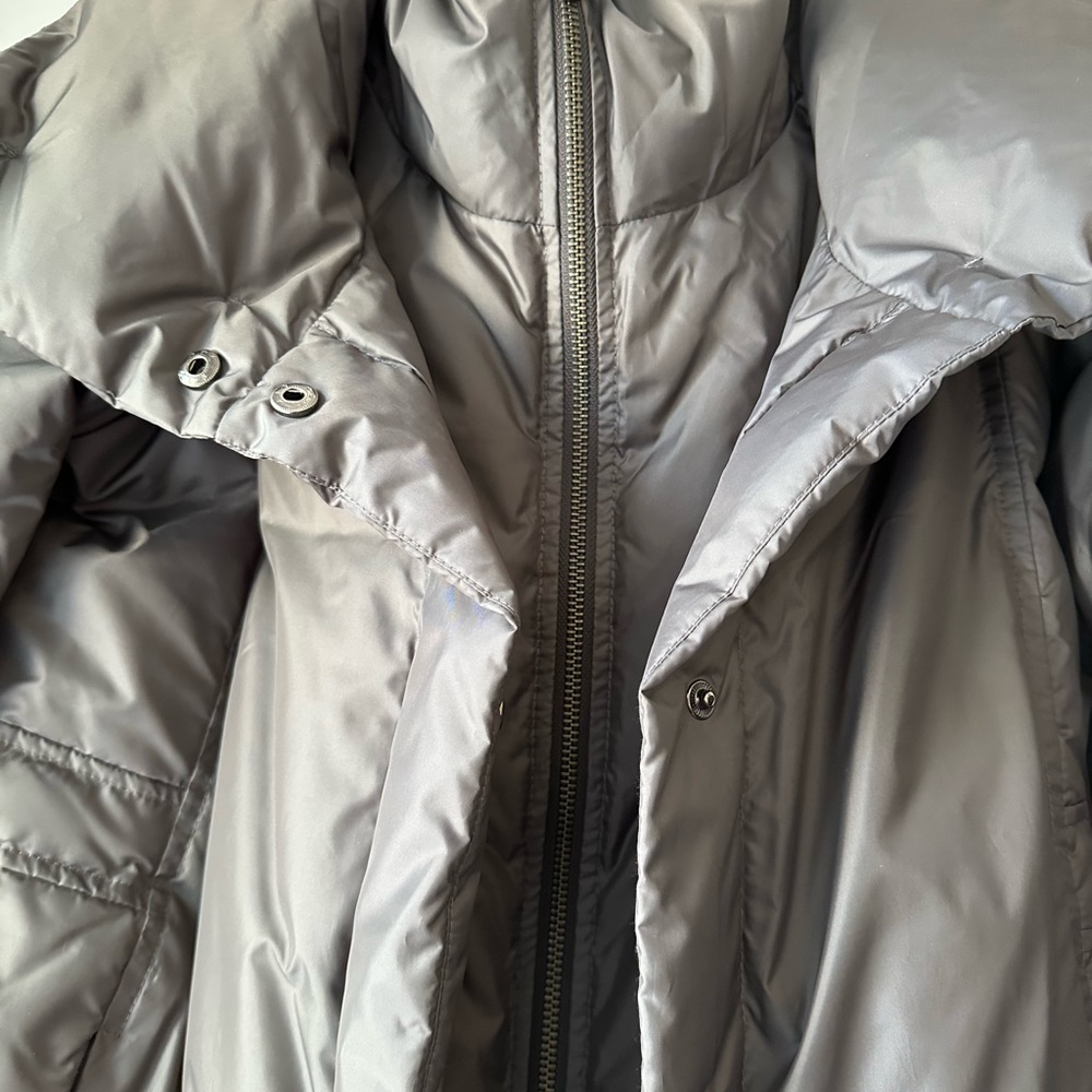 Theory short gray puffer Size L - Picture 2 of 2